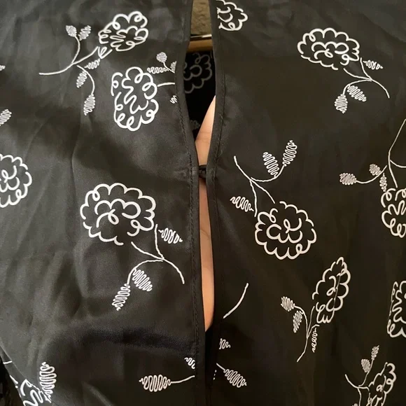 A|X Armani Exchange DEEP KEYHOLE-BACK BLOUSE - Picture 9 of 15